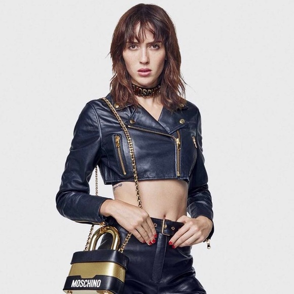 Moschino dog collar & lead!! Highly sought after - Picture 3 of 10